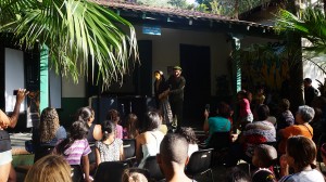 Espetáculo O Menino Feio de Ivaldo Melo no Parque Raul Seixas em 25 04 2015 